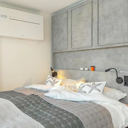 2 Bedroom Lovely Ship In Ohe & Laak