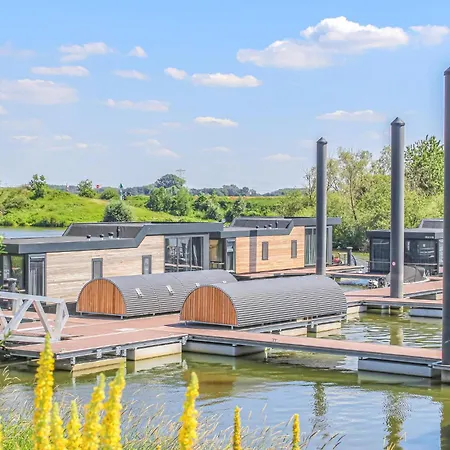 2 Bedroom Lovely Ship In Ohe & Laak 5* Ohé en Laak