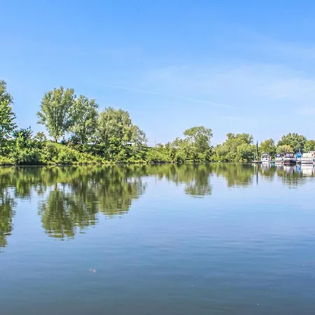 Tekne 2 Bedroom Lovely Ship In Ohe & Laak